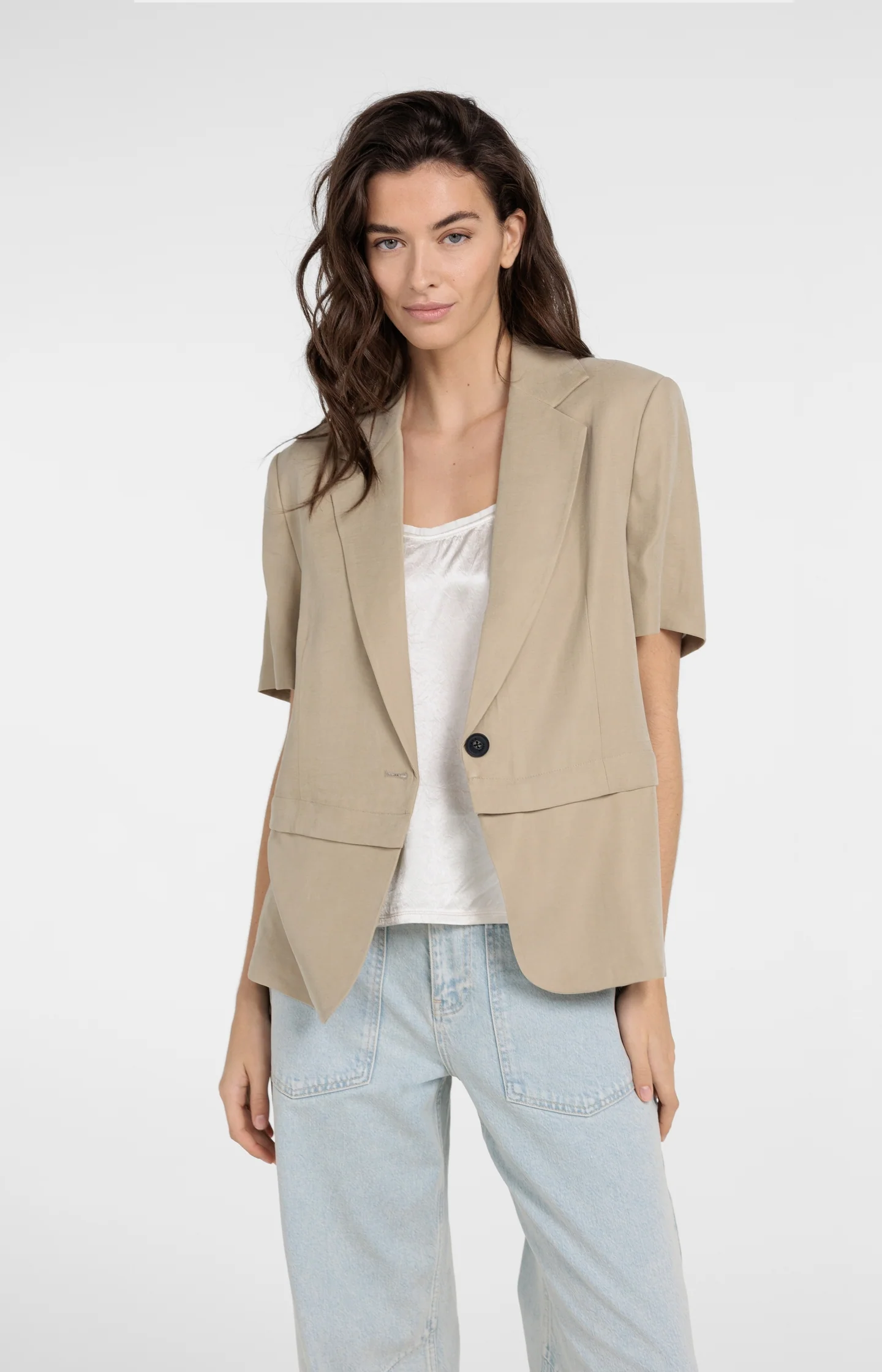 Woven blazer with short sleeves and detachable zip hem - Image 4