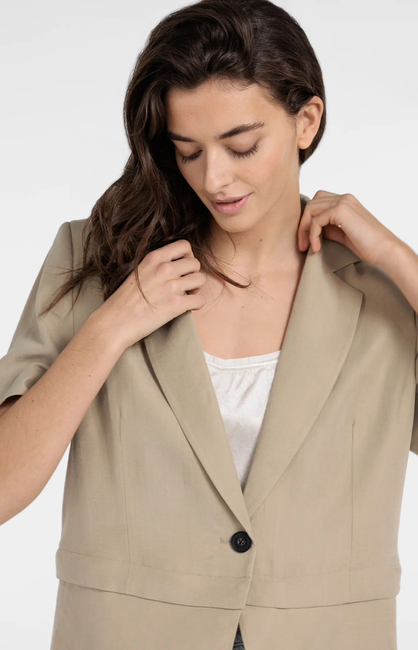 Woven blazer with short sleeves and detachable zip hem - Image 7