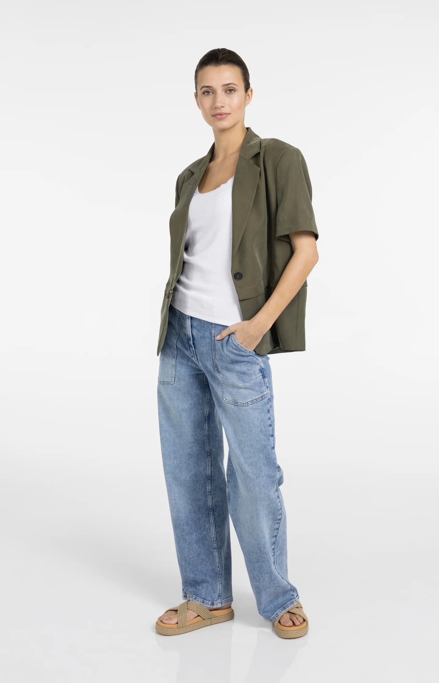 Woven blazer with short sleeves and detachable zip hem - Image 8