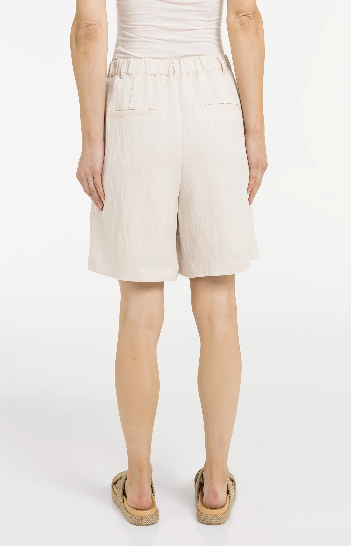 Woven longer length bermuda shorts - Image 3