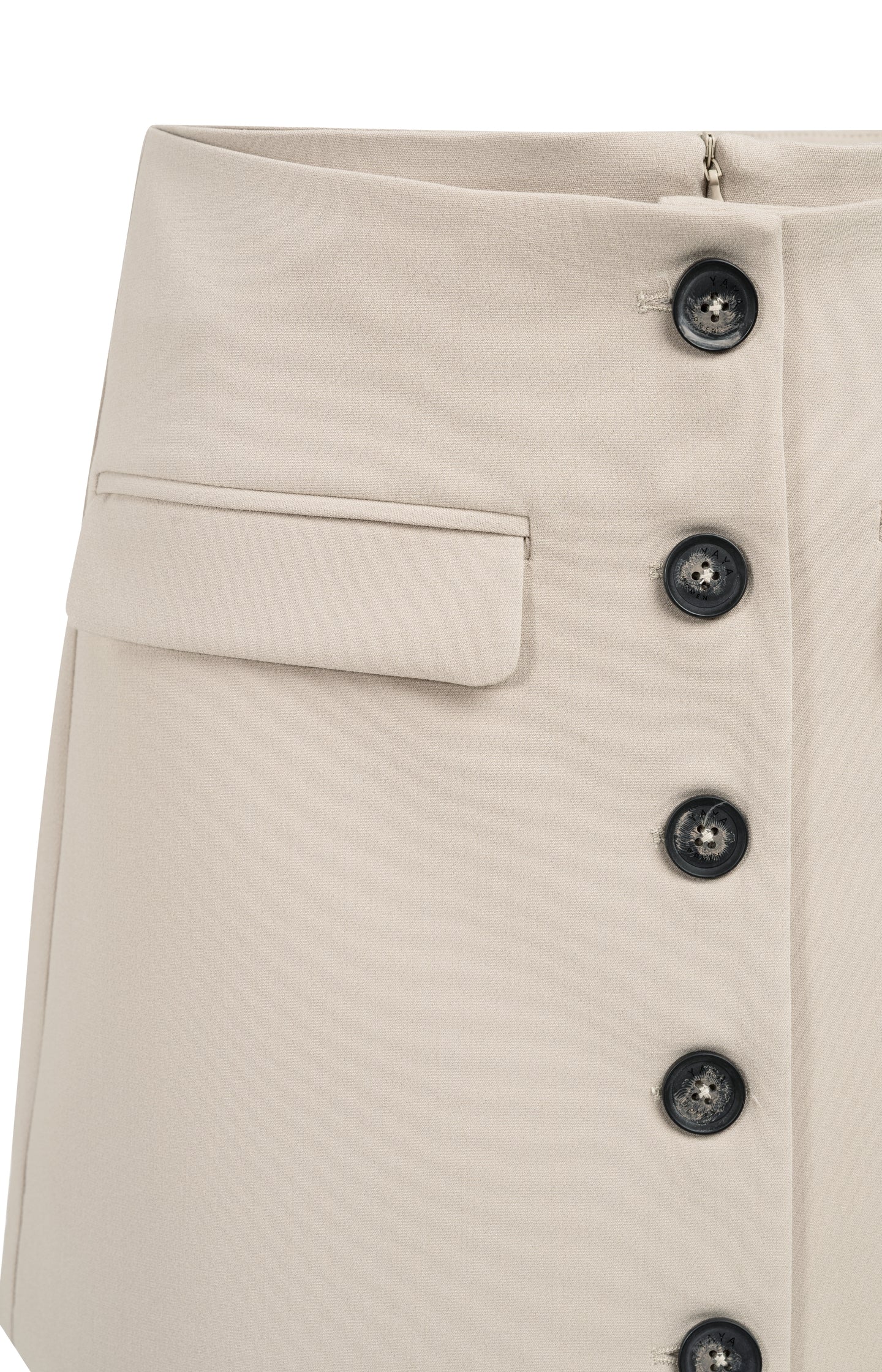 Woven skort with pockets and buttons - Image 11
