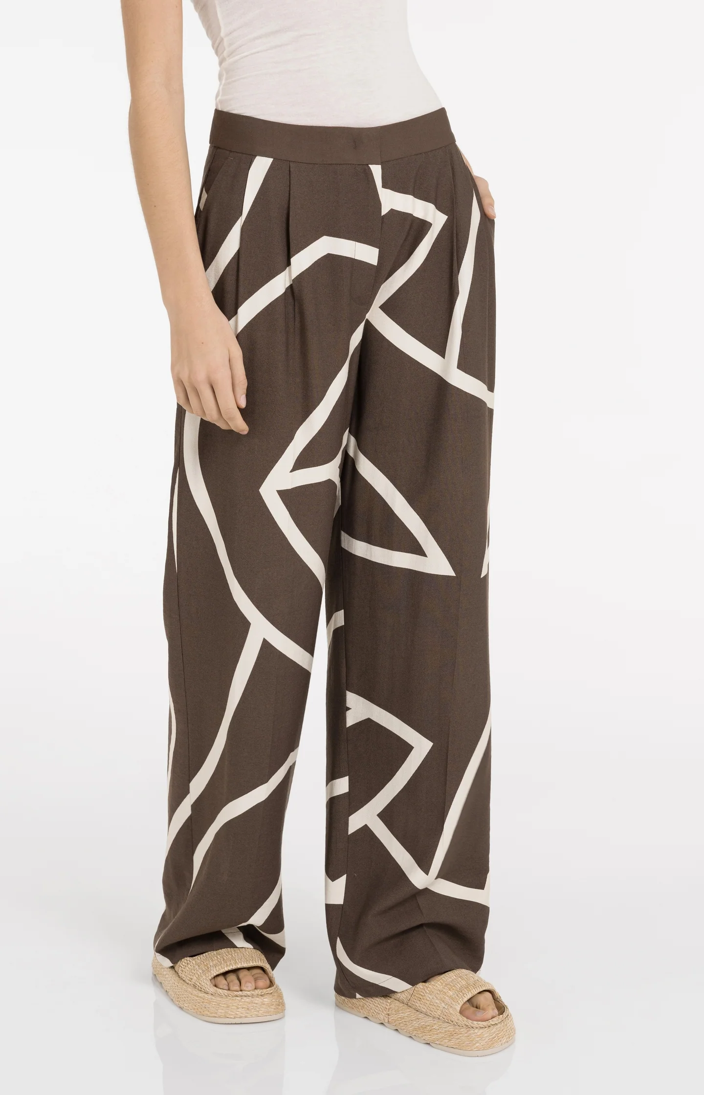 Woven trousers with wide legs and print - Image 3