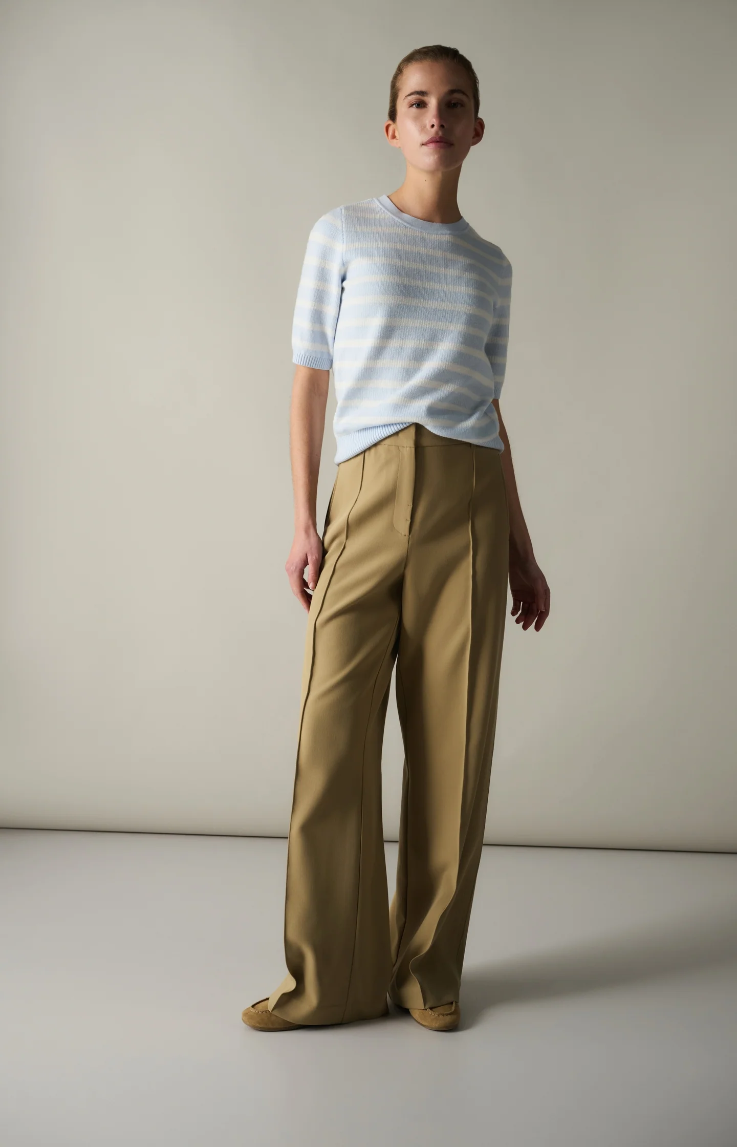 Woven trousers with wide legs and stitched details - Brown - Image 7