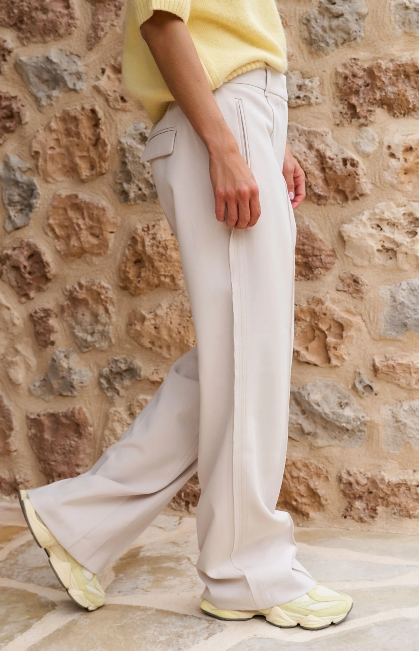 Woven trousers with wide legs and stitched details - Beige - Image 10