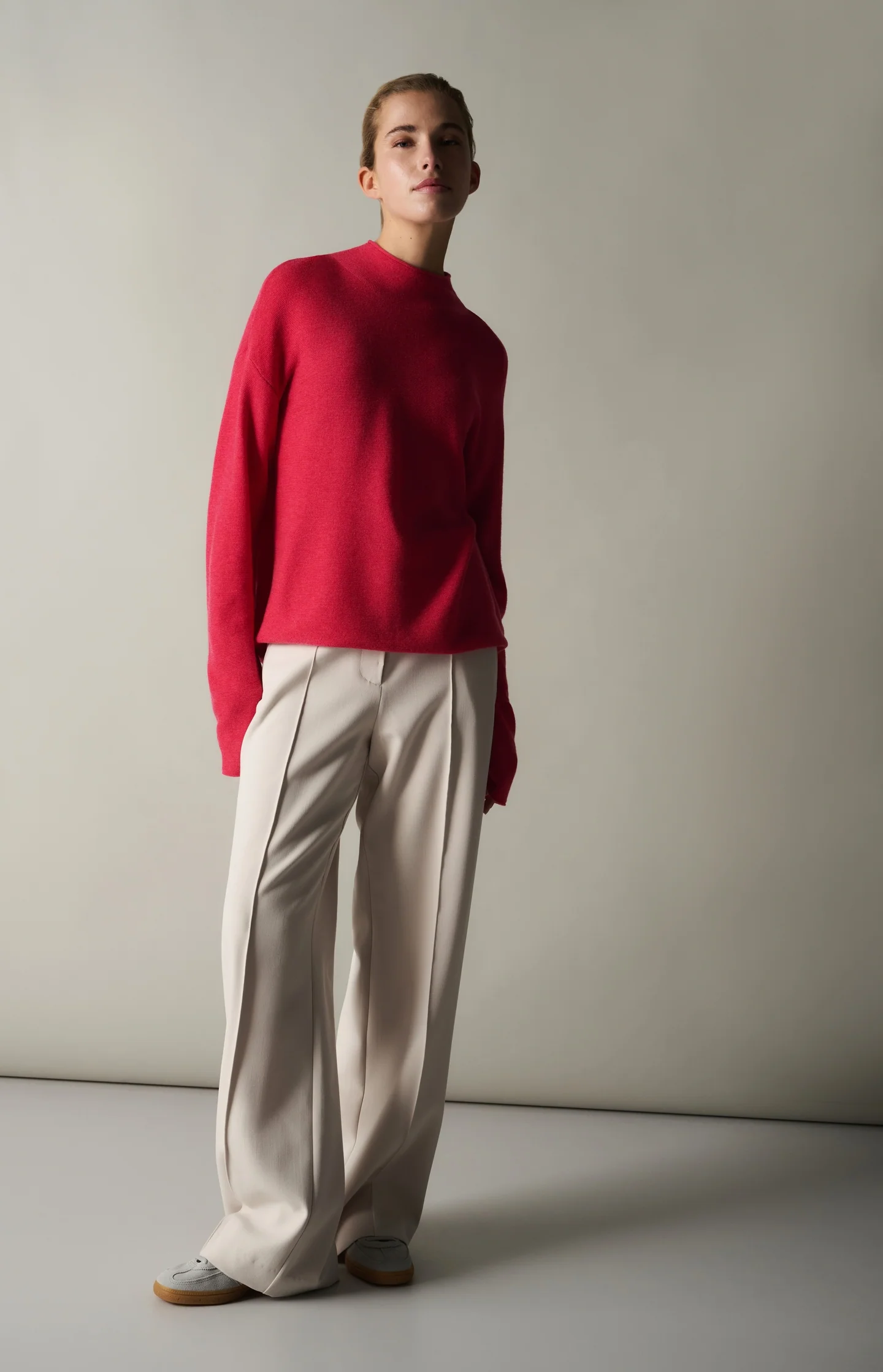 Woven trousers with wide legs and stitched details - Beige - Image 8