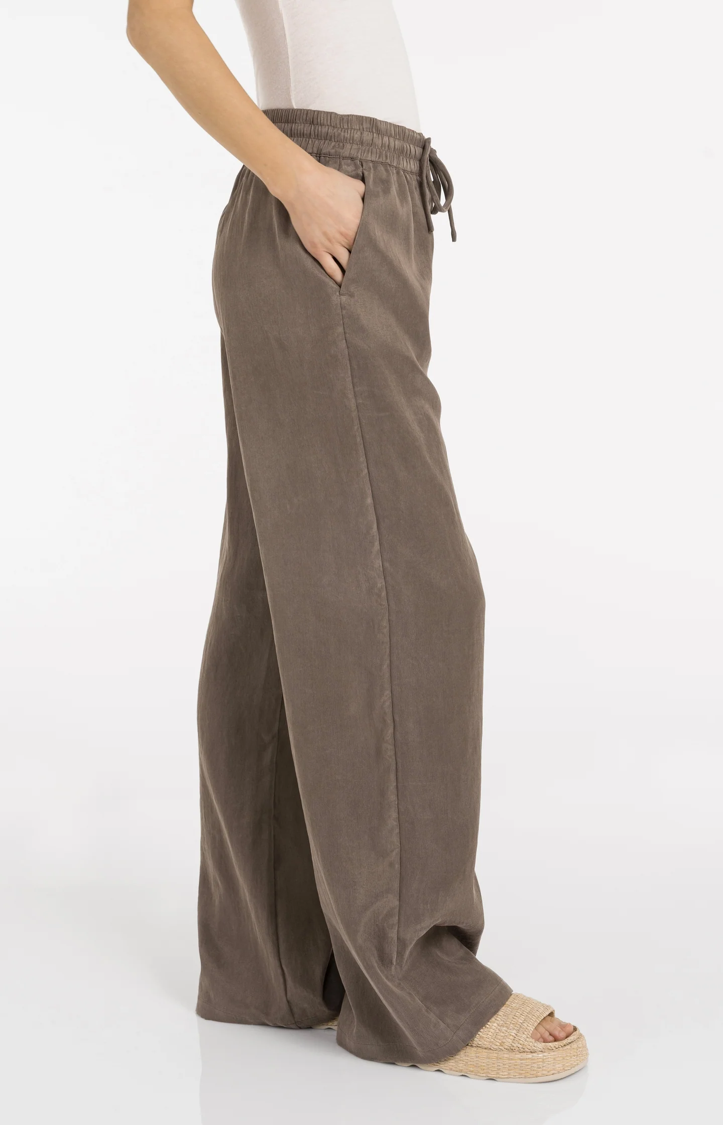 Woven wide leg trousers with elastic waistband - Image 3