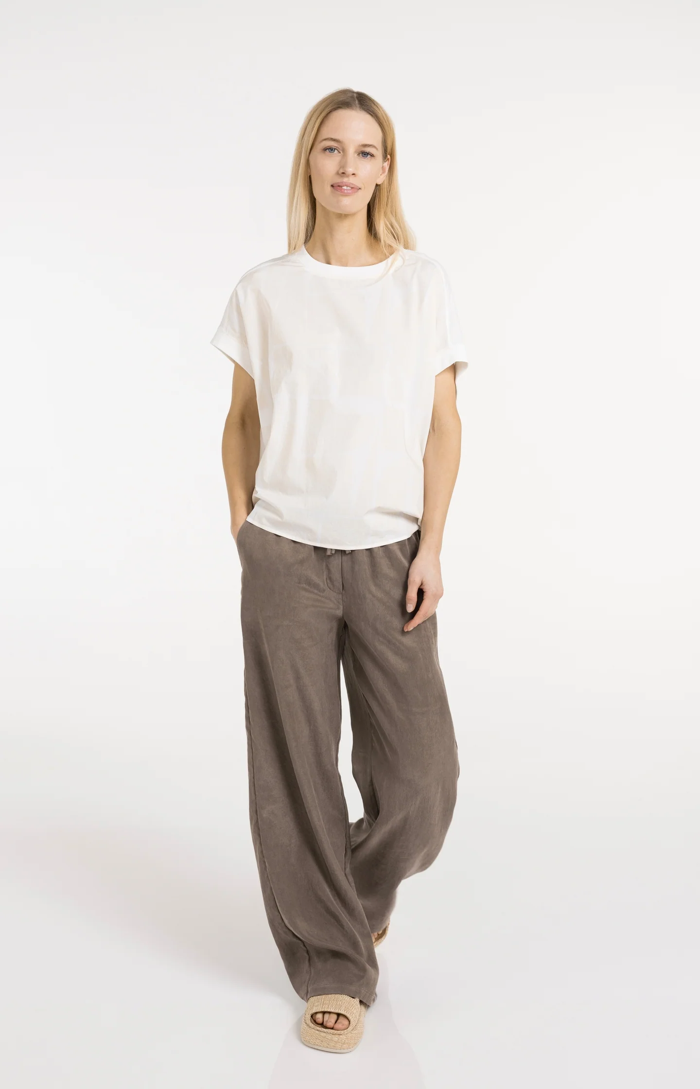 Woven wide leg trousers with elastic waistband - Image 9